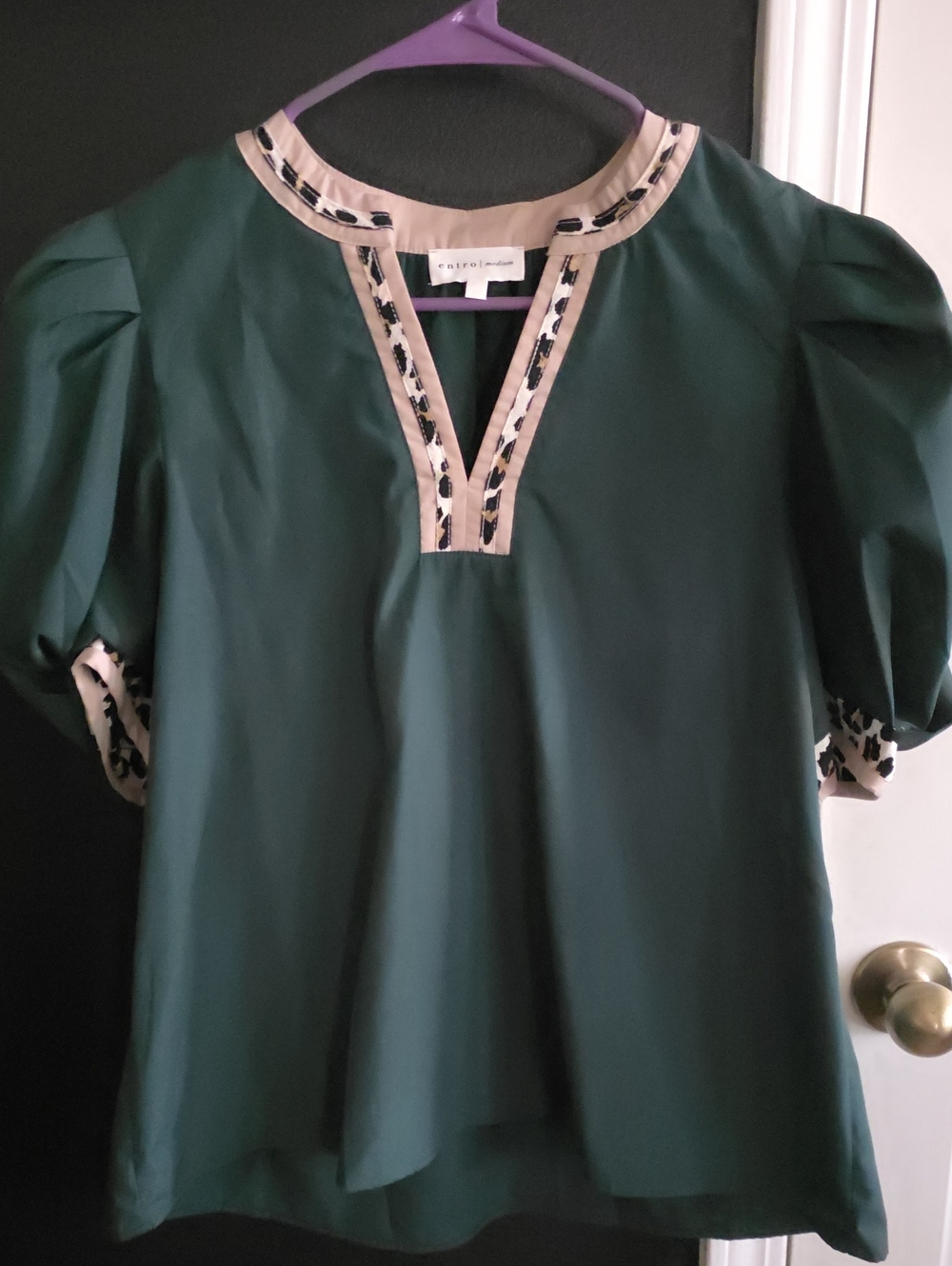 Entro Puff-Sleeve Blouse